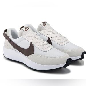 Nike Nike Women's Waffle Debut Retro Sneaker
Size 8
White/Brown
Brand new